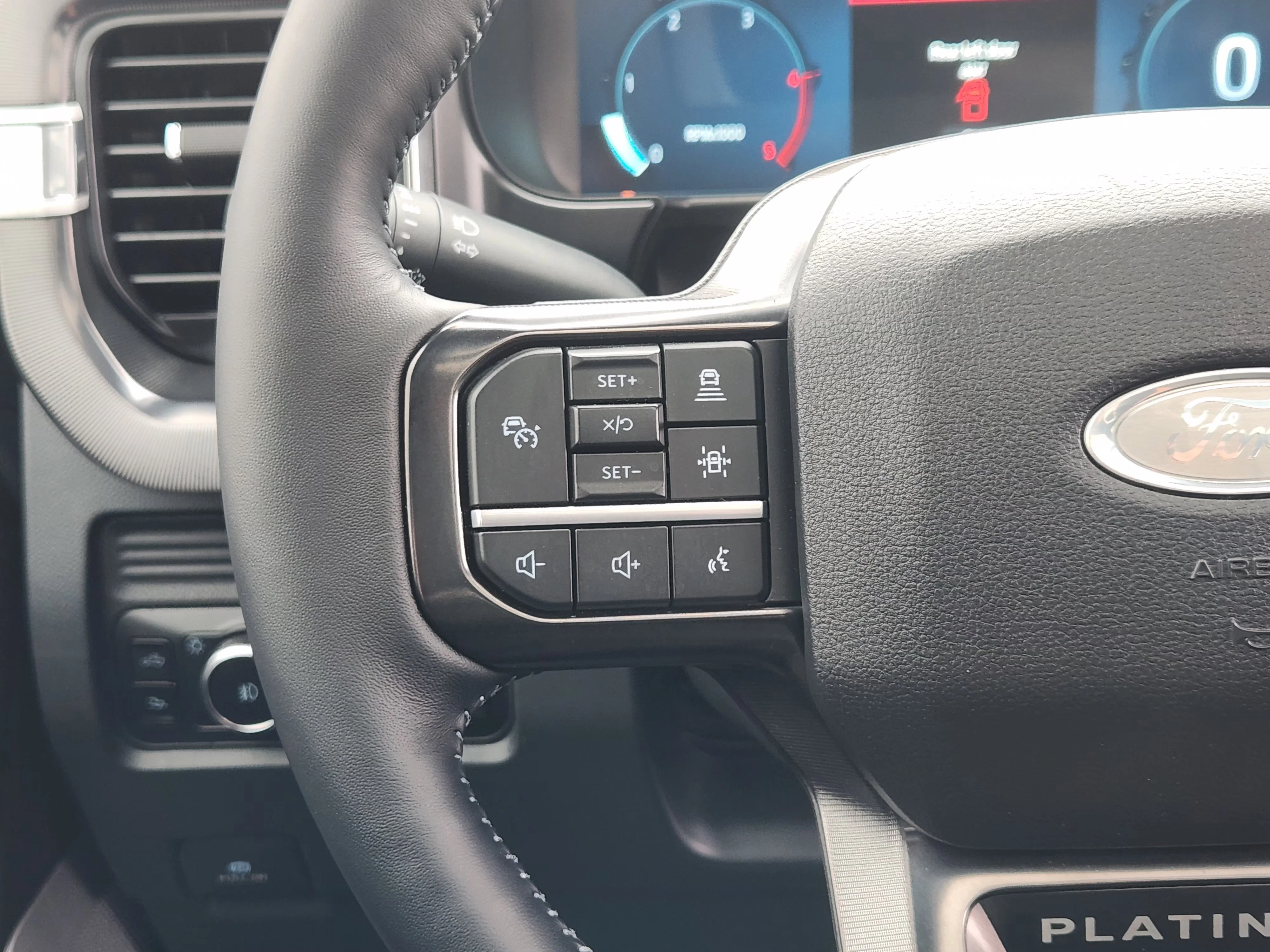 Used 2026  Ford Platinum DRW image 29