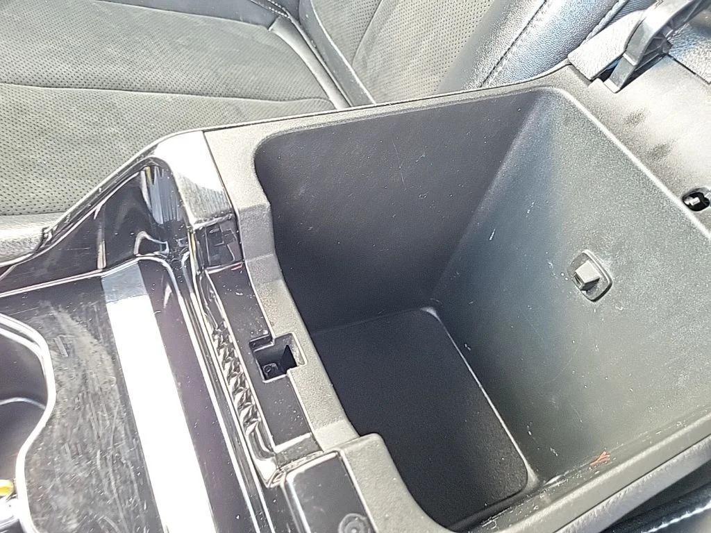 Used 2023 White Jeep Altitude image 11