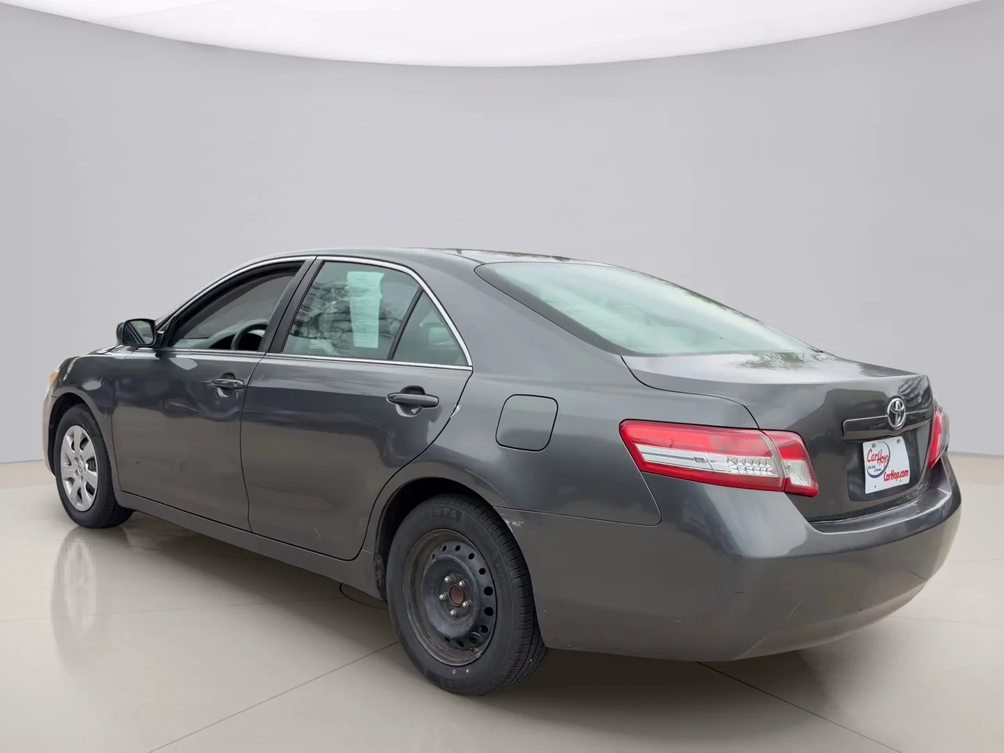 Used 2011 Gray Toyota LE image 3