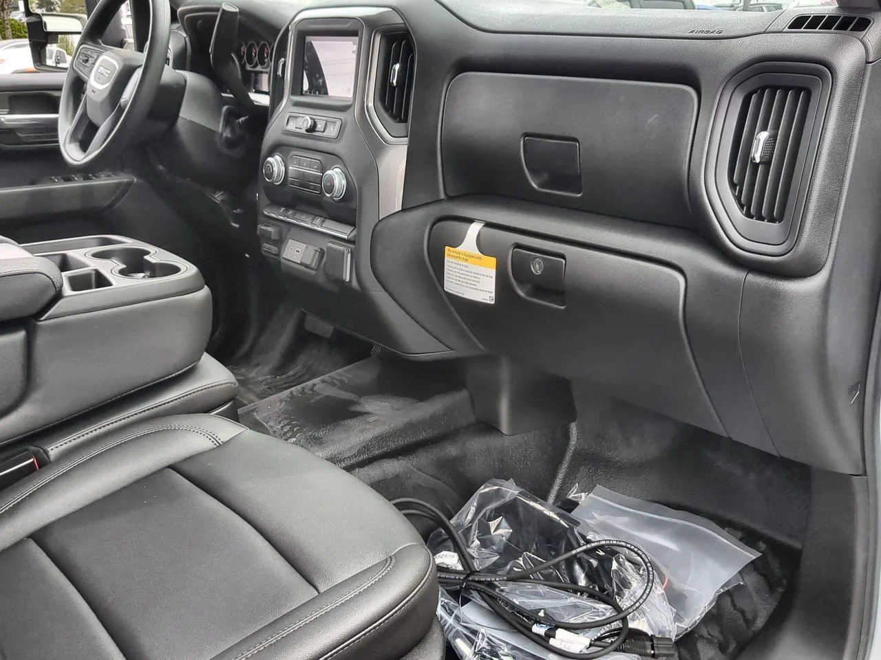New 2025 Summit White GMC Pro image 27