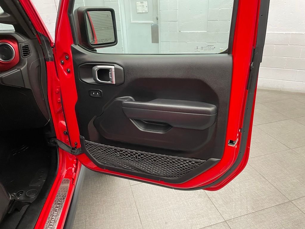 Used 2022 Red Jeep Unlimited Rubicon image 27