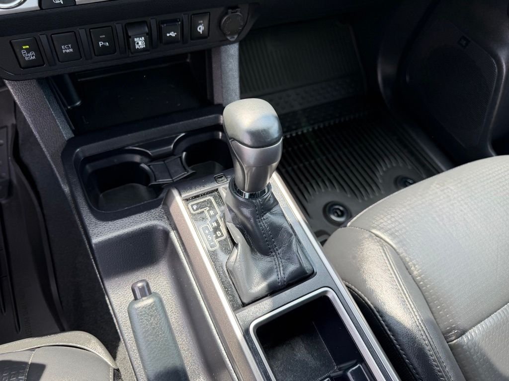 Used 2022 White Toyota Limited image 24