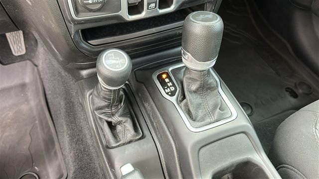 Used 2023 White Jeep Sport S image 15