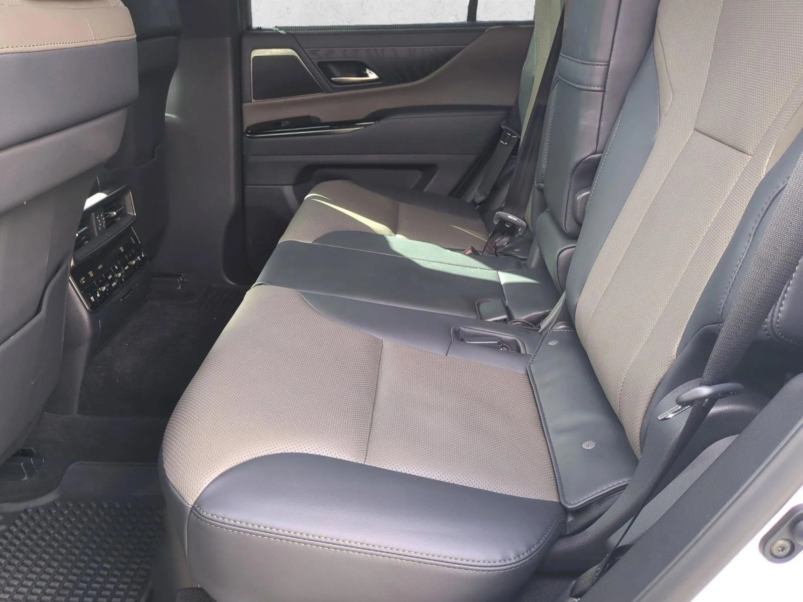 2025 Lexus LX 700h Overtrail - Photo 15