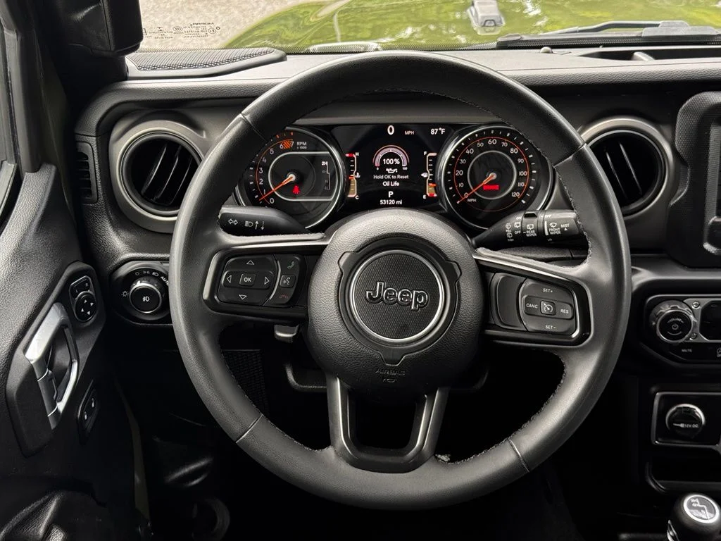 Used 2023 Green Jeep Sport S image 23