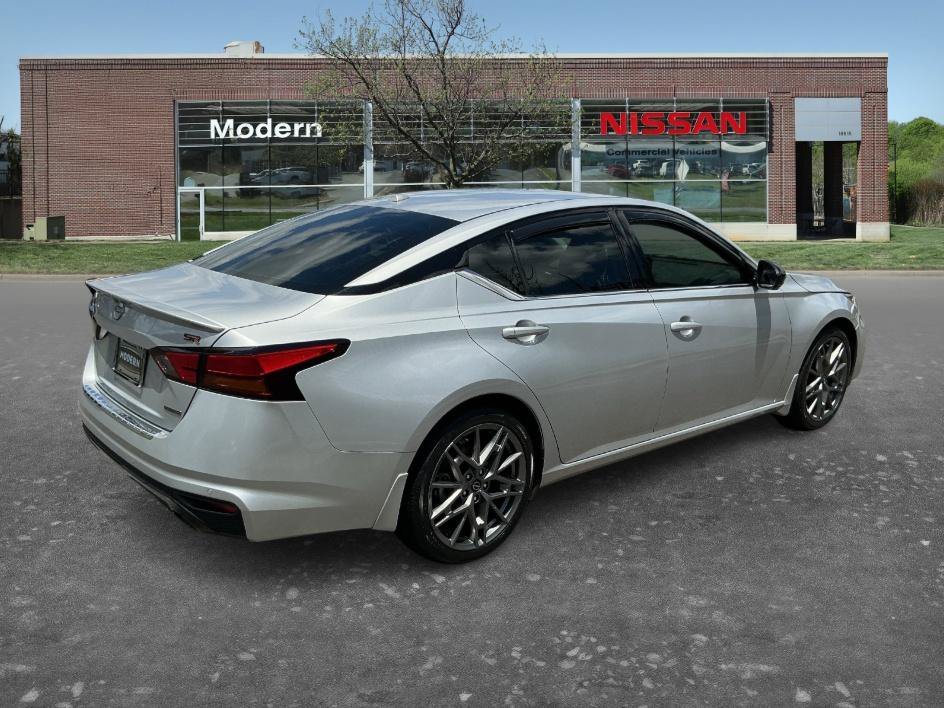 Used 2023 Brilliant Silver Metallic Nissan 2.0 SR image 4