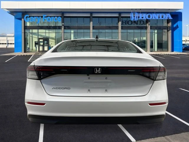New 2026 Platinum White Pearl Honda SE image 4