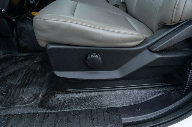 Used 2018 White Ford XL image 22