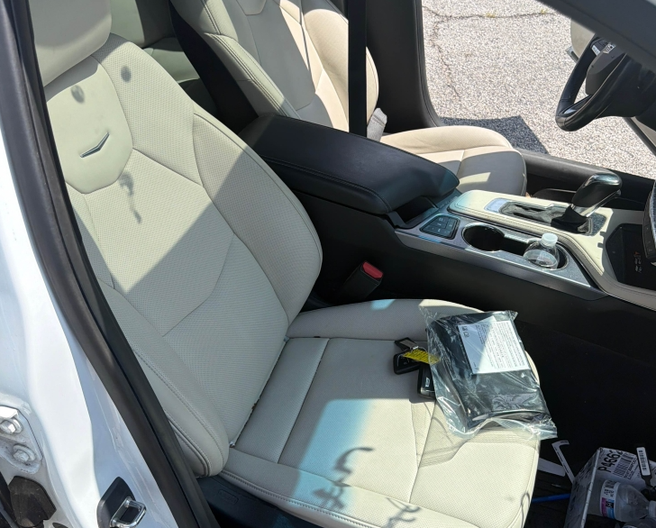 Used 2024 White Cadillac Premium Luxury image 7