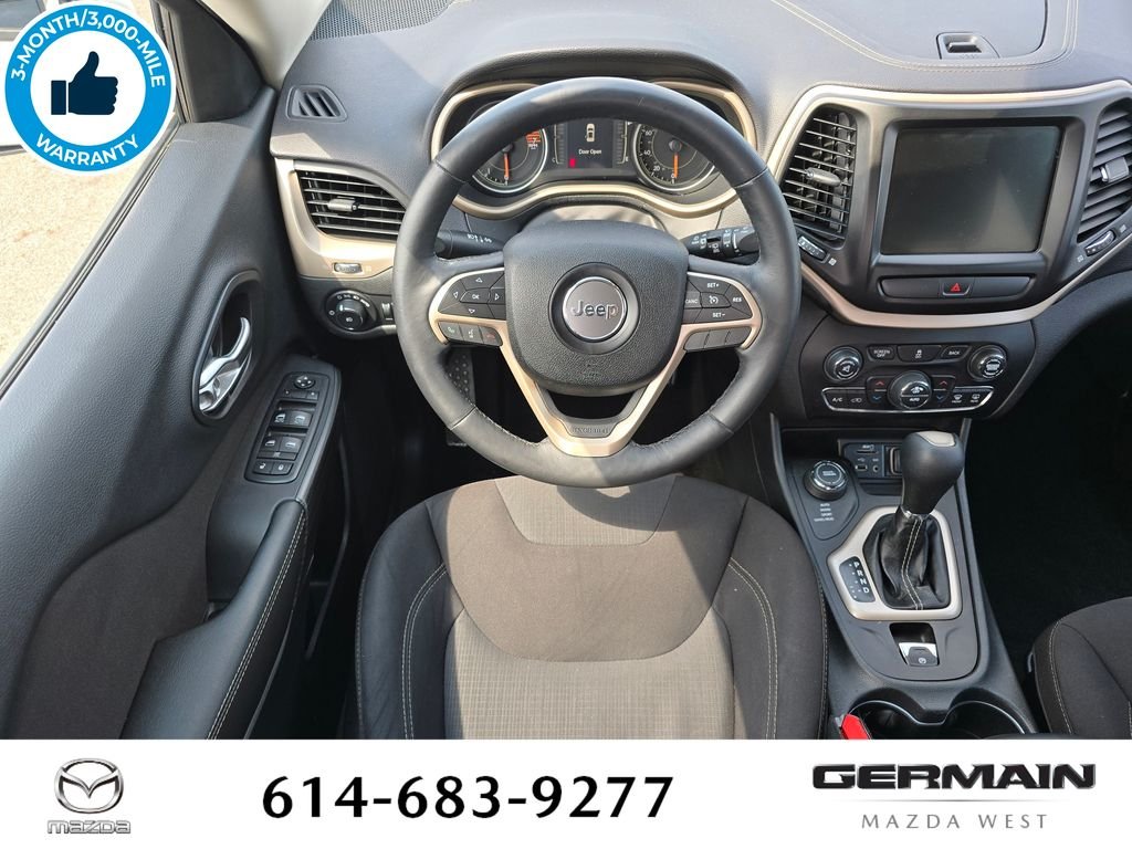 Used 2016 White Jeep Latitude image 18