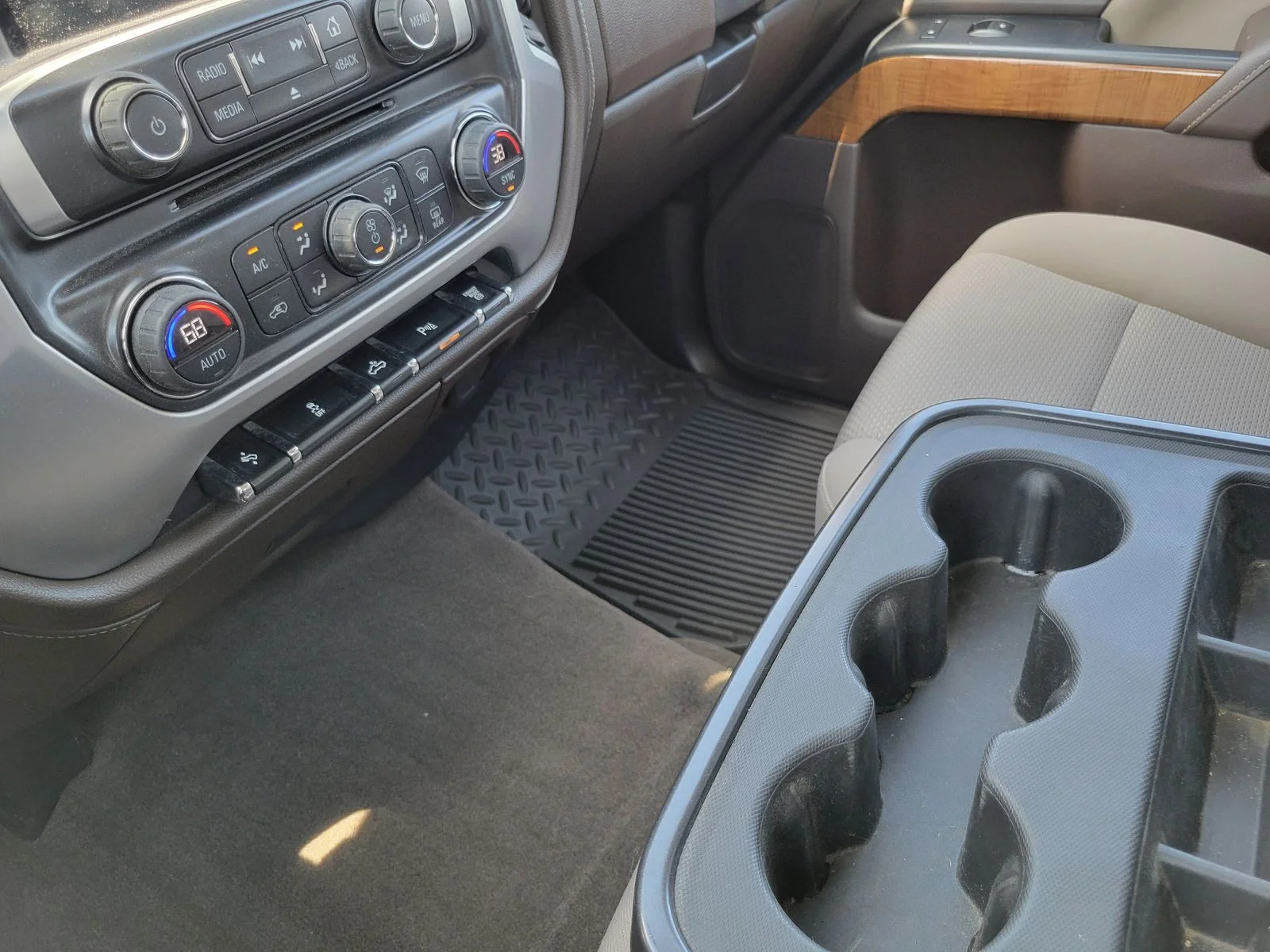 Used 2015 Bronze Alloy Metallic GMC SLE image 20