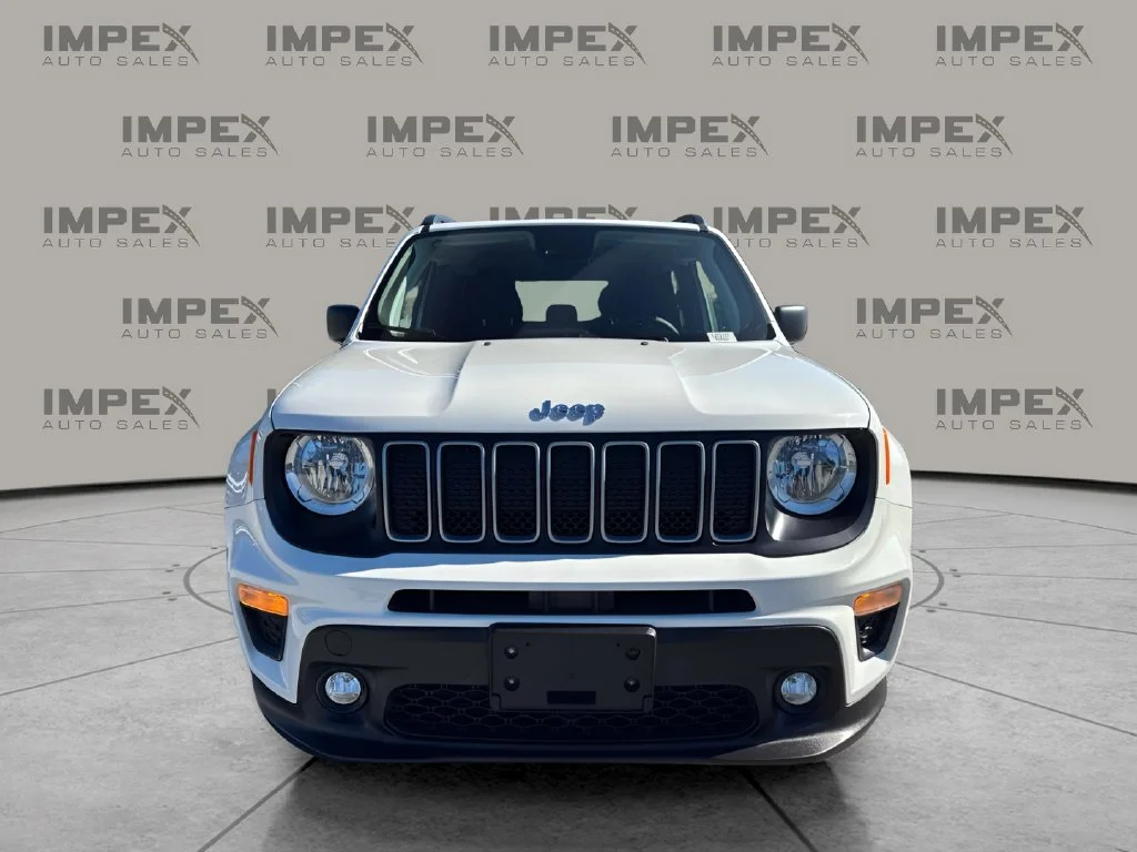 Used 2022 White Jeep Latitude image 8