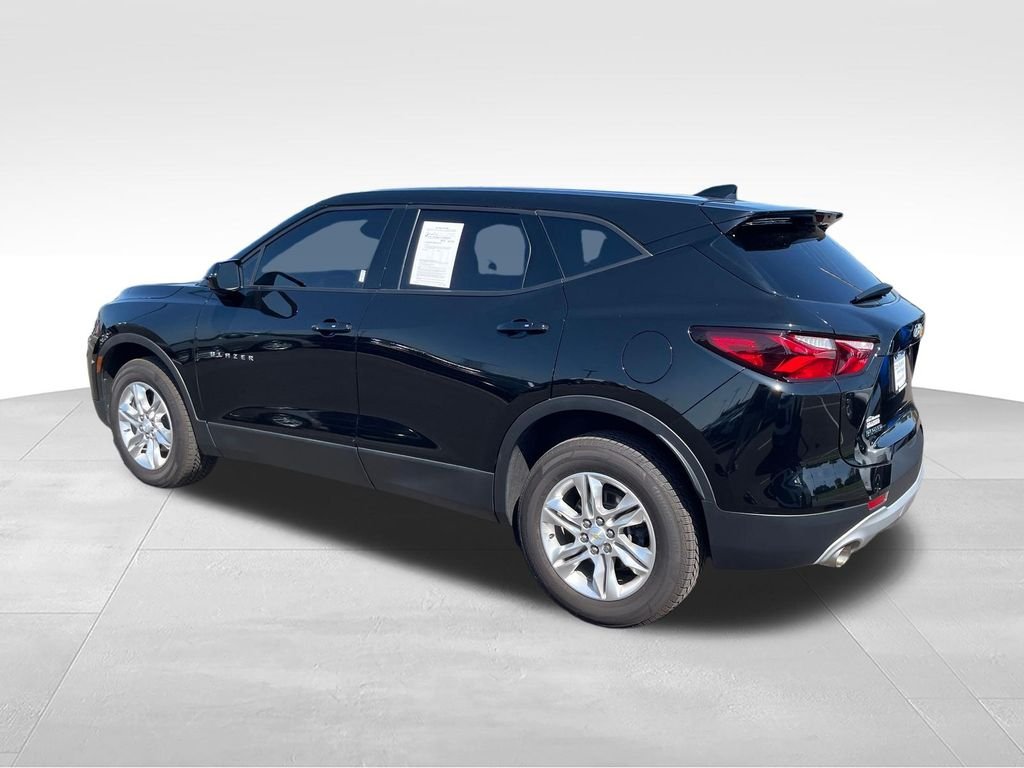 Used 2021 Black Chevrolet LT image 3
