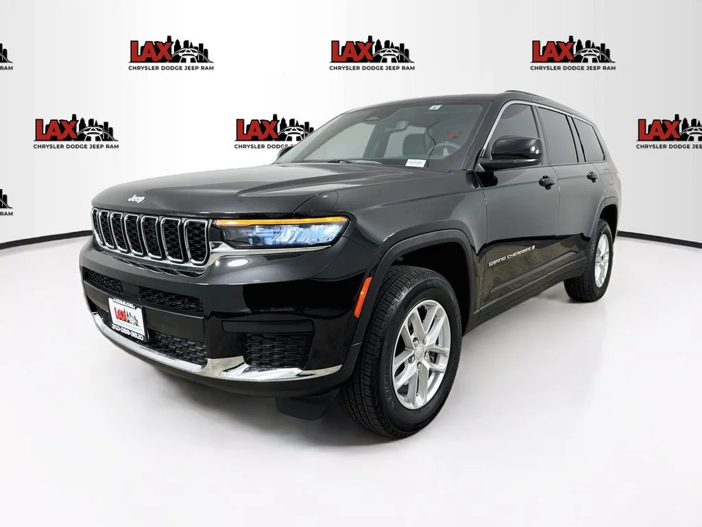 Used 2024 Black Jeep Laredo image 3