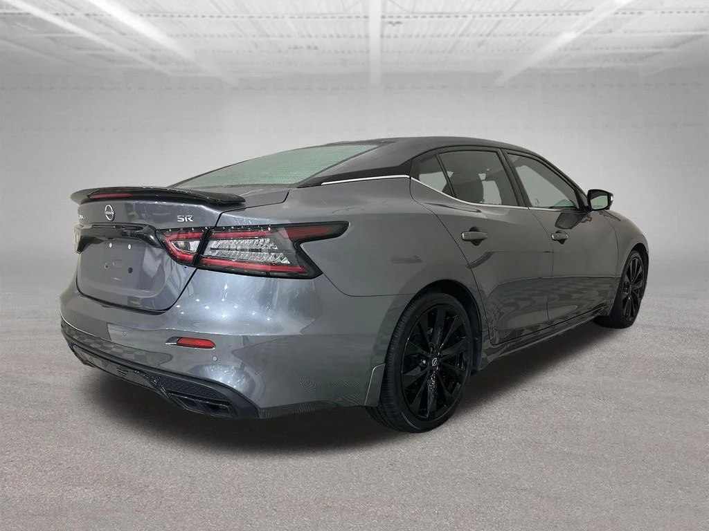 Used 2023 Gray Nissan SR image 5