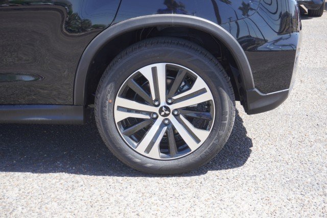 New 2026 Labrador Black Pearl Mitsubishi 2.0 ES image 12
