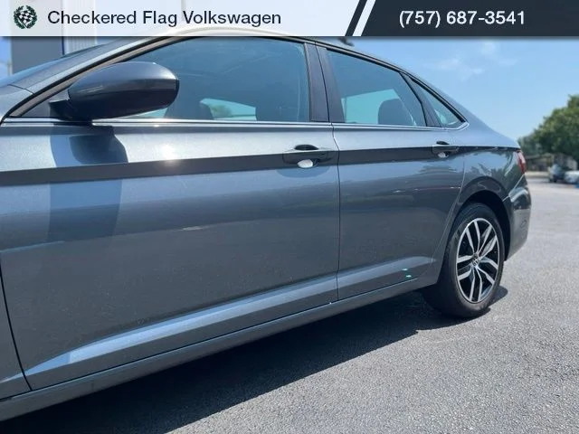 Used 2025 Platinum Gray Metallic Volkswagen 1.5T SE image 6