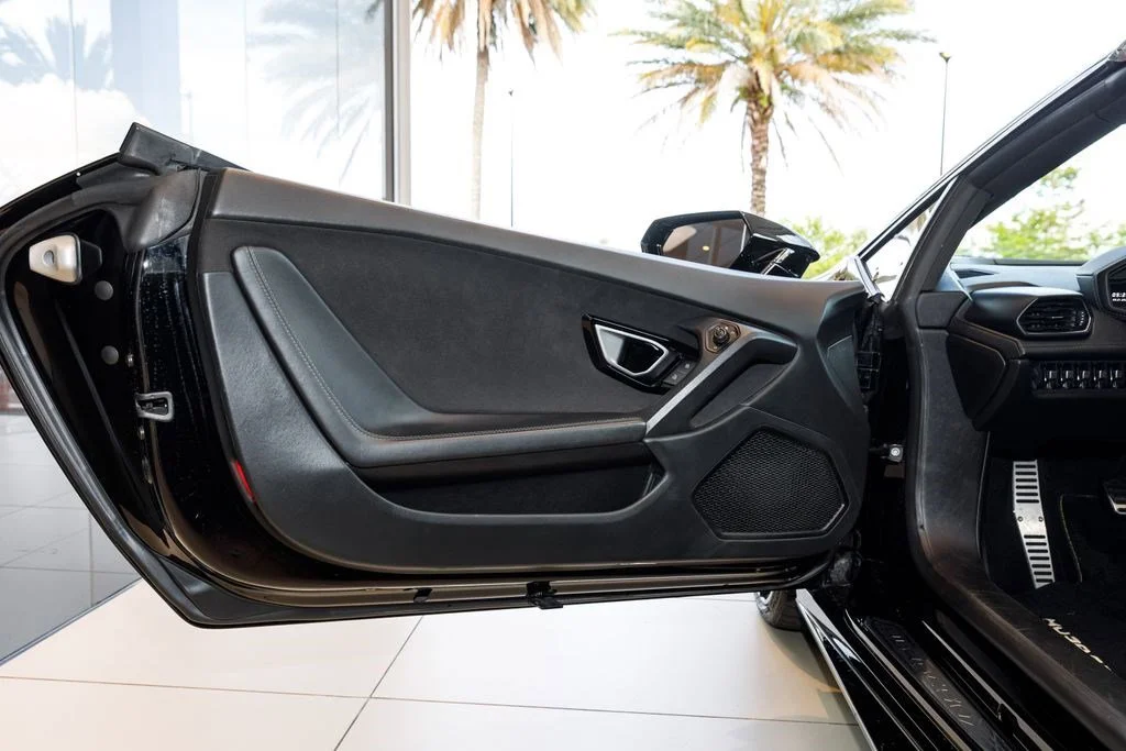 Used 2016 Black Lamborghini LP610-4S image 23