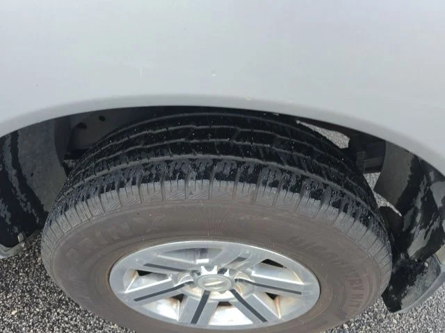 Used 2009 Silver Nissan SE image 10