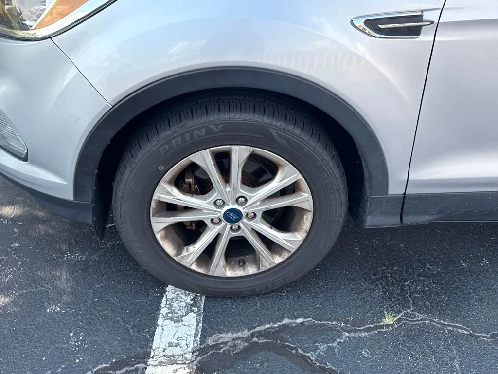 Used 2019 Silver Ford SE image 2