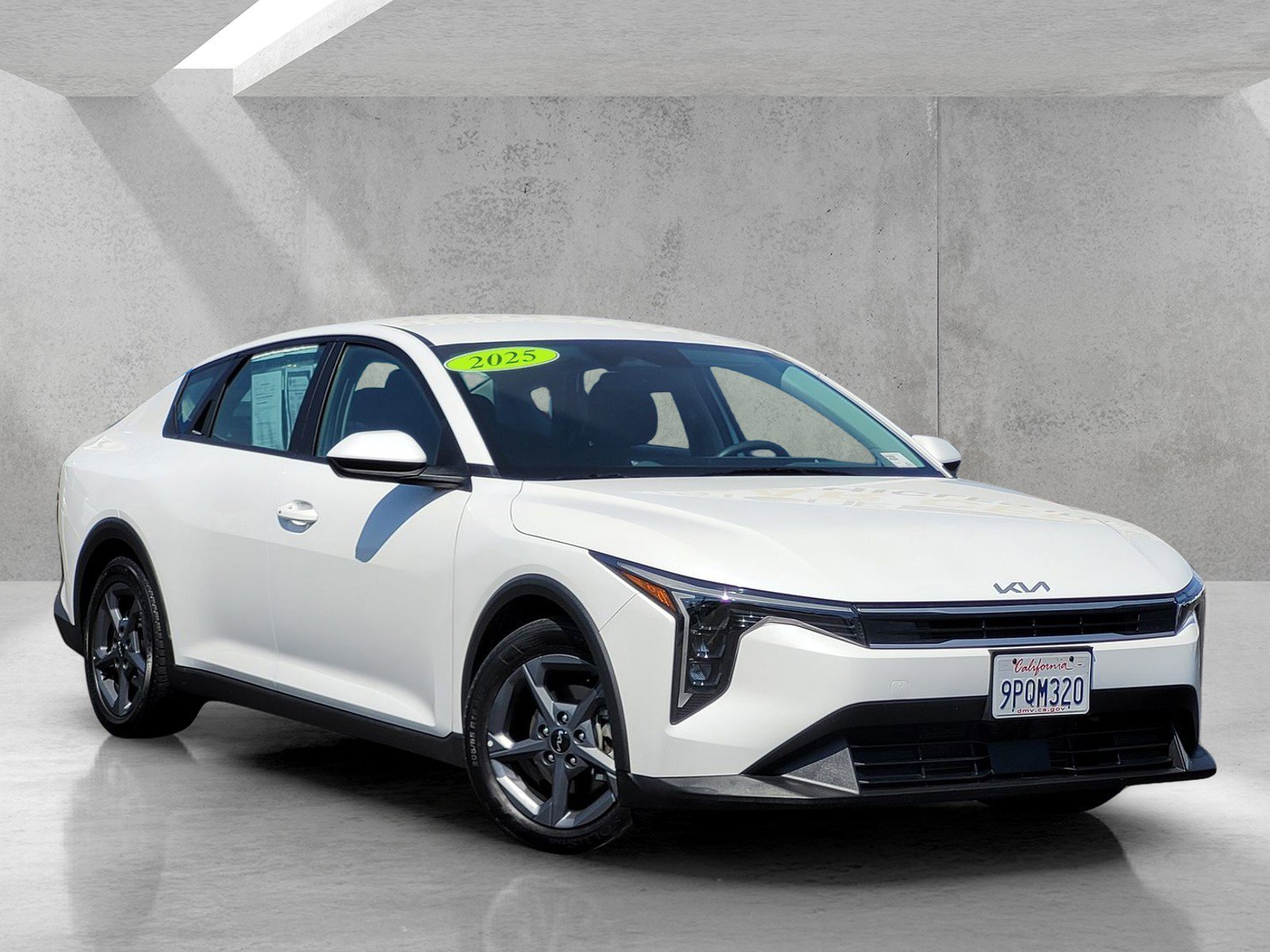 2025 Kia K4 LXS AT's photo