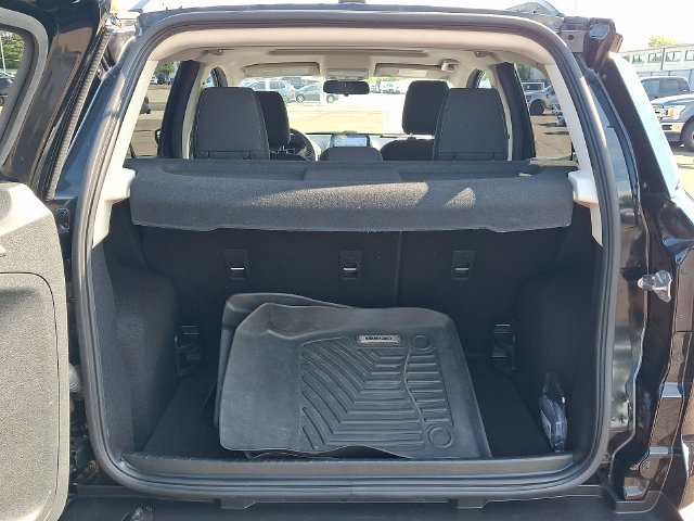 Used 2021 Shadow Black Ford SE image 28