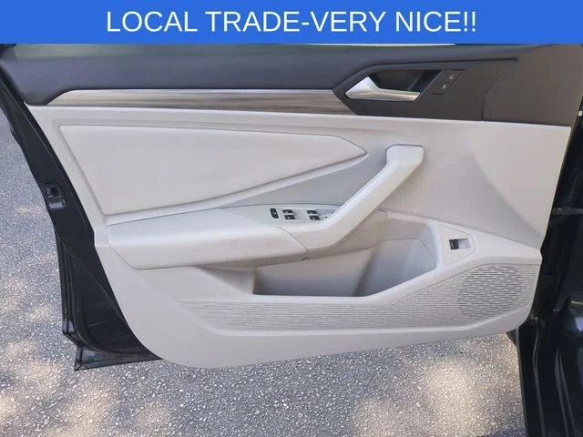 Used 2019 Black Volkswagen SEL image 12