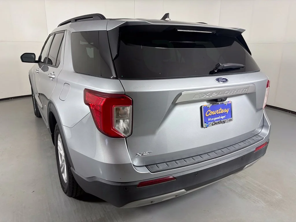 Used 2023 Silver Ford XLT image 6