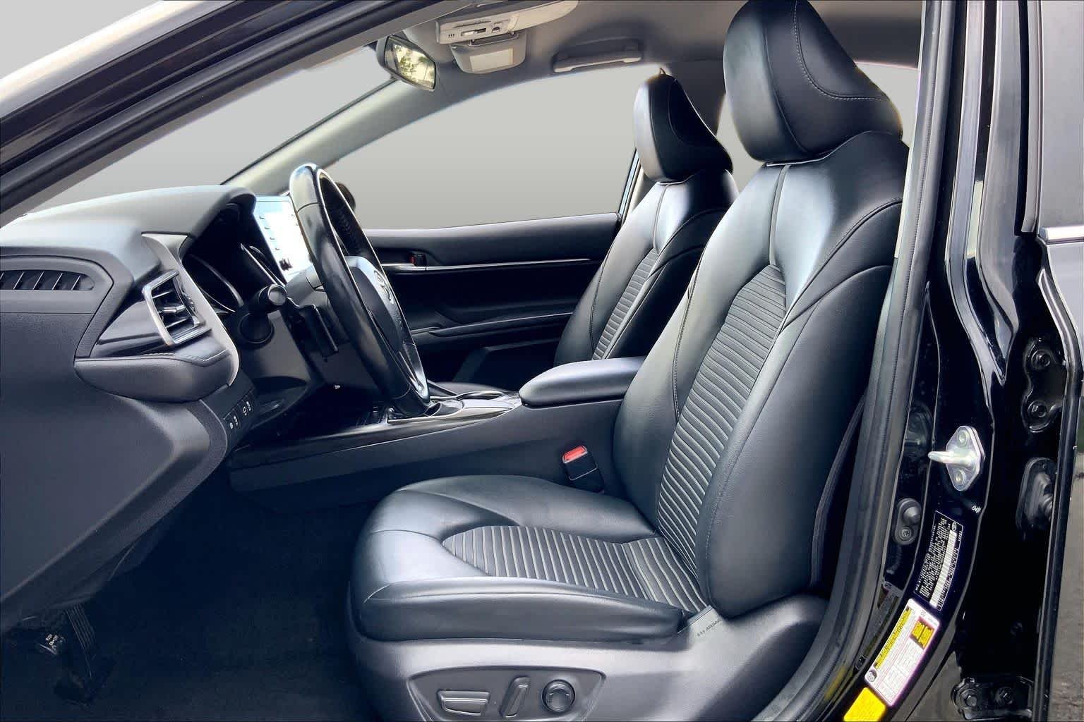 Used 2021 Midnight Black Metallic Toyota SE image 8