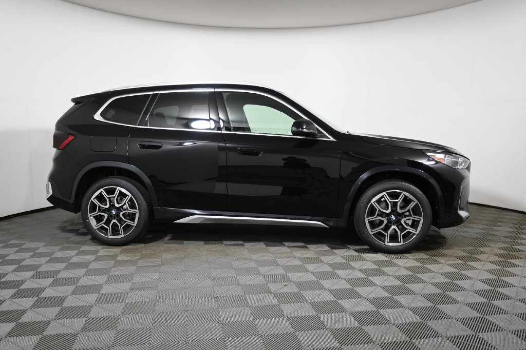 Used 2026 Black BMW xDrive28i image 8