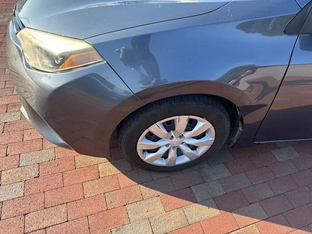Used 2015 Gray Toyota LE image 2
