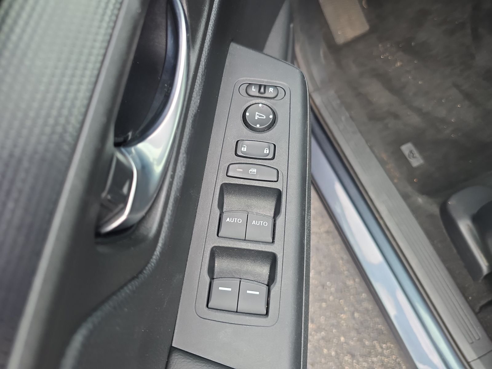 2025 Honda CR-V EX - Photo 14