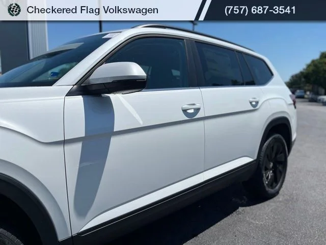 New 2026 White Volkswagen 2.0T SE w/Technology image 3