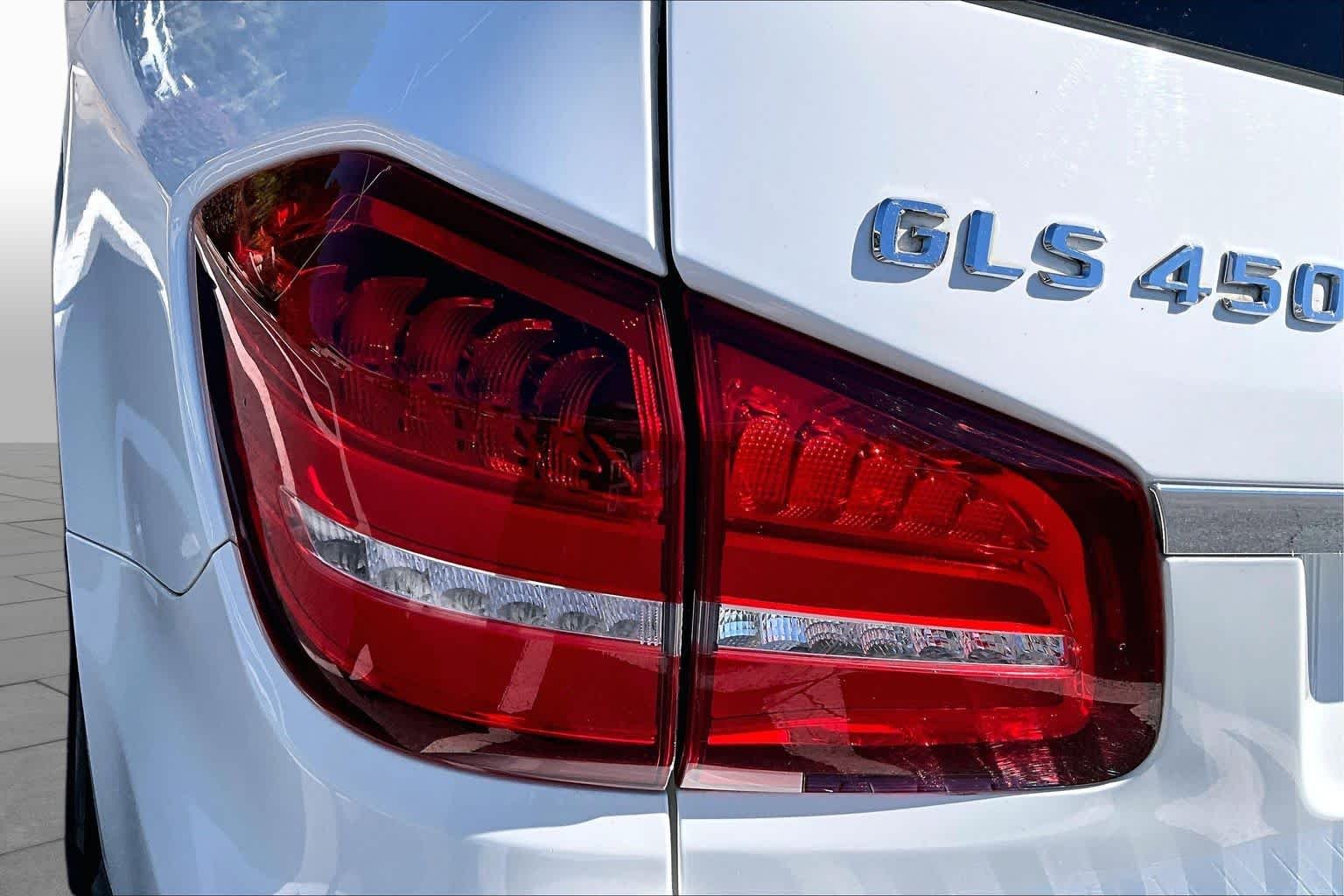 Used 2017 Polar White Mercedes-Benz GLS 450 image 29