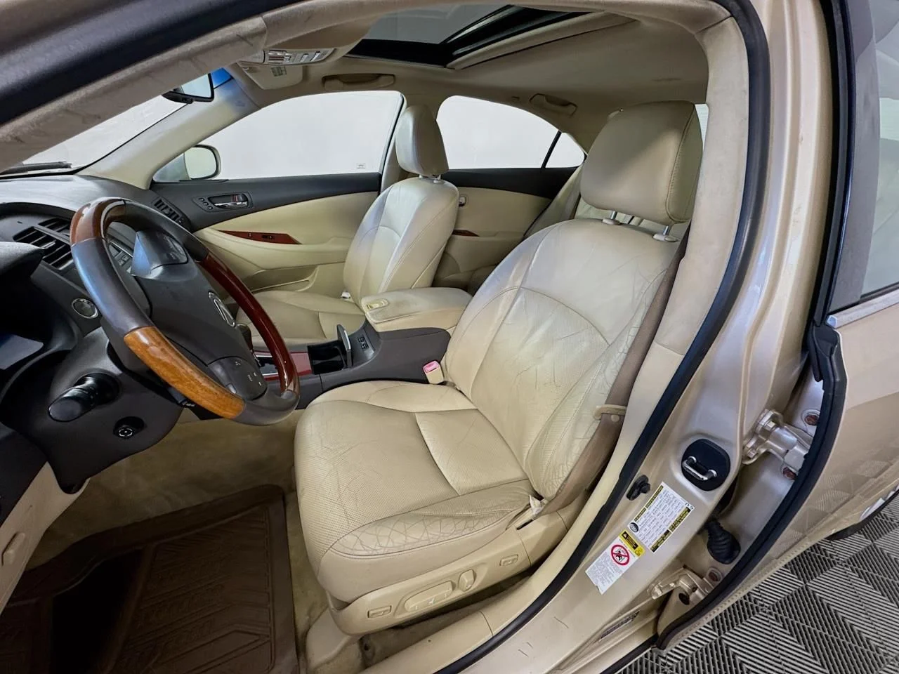 Used 2009 Beige Lexus 350 image 15
