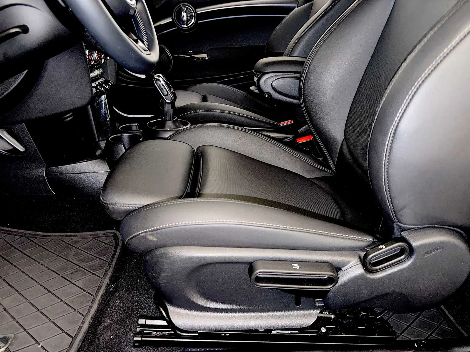 Used 2023 White Silver Metallic MINI Cooper S image 10