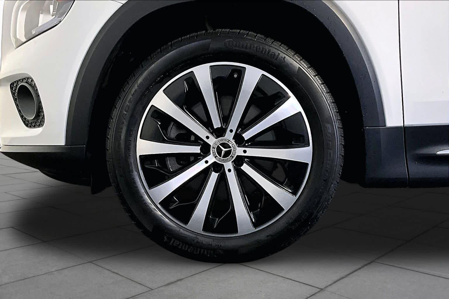 Certified Used 2023 Polar White Mercedes-Benz GLB 250 image 10