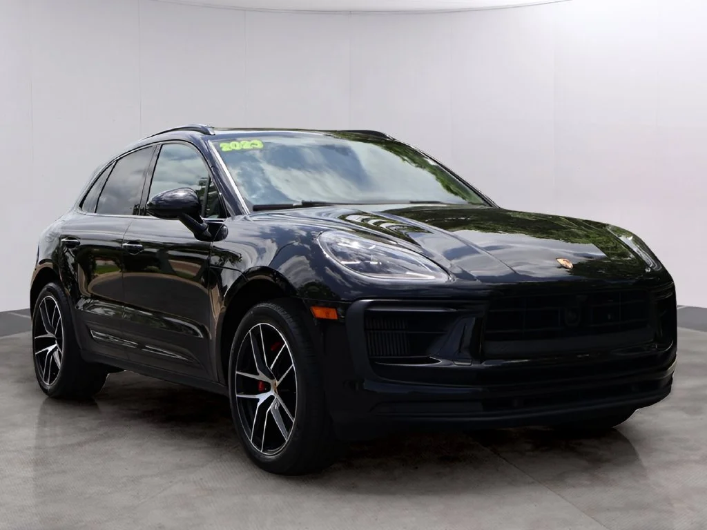 Used 2023  Porsche S image 11
