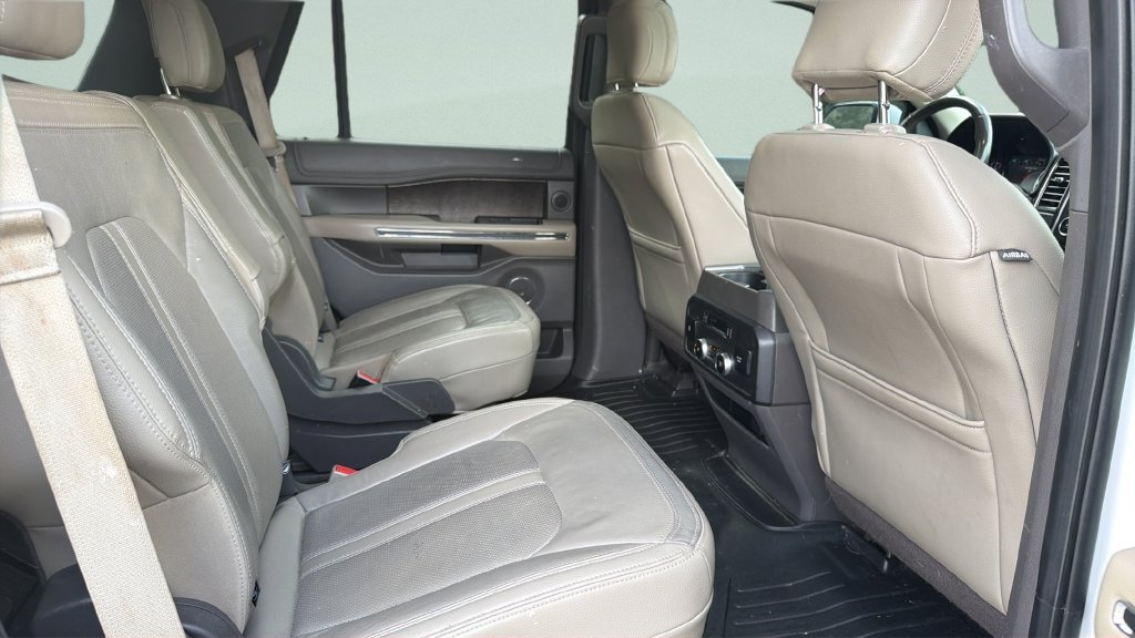 Used 2018 White Ford Limited image 28