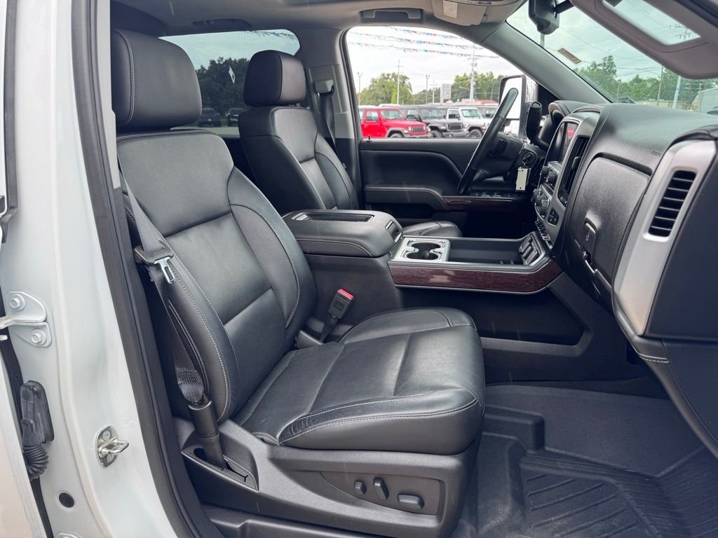 Used 2018 White GMC SLT image 21