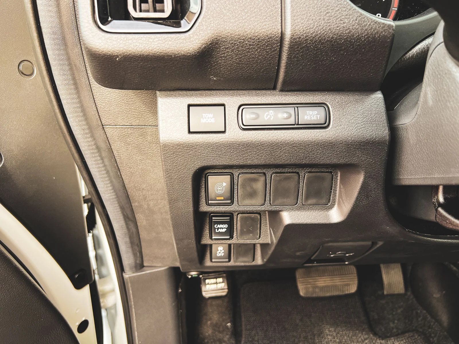 New 2026 Glacier White Nissan Crew Cab PRO-X® image 17