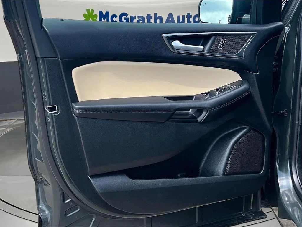 Used 2024 Green Ford SE image 24
