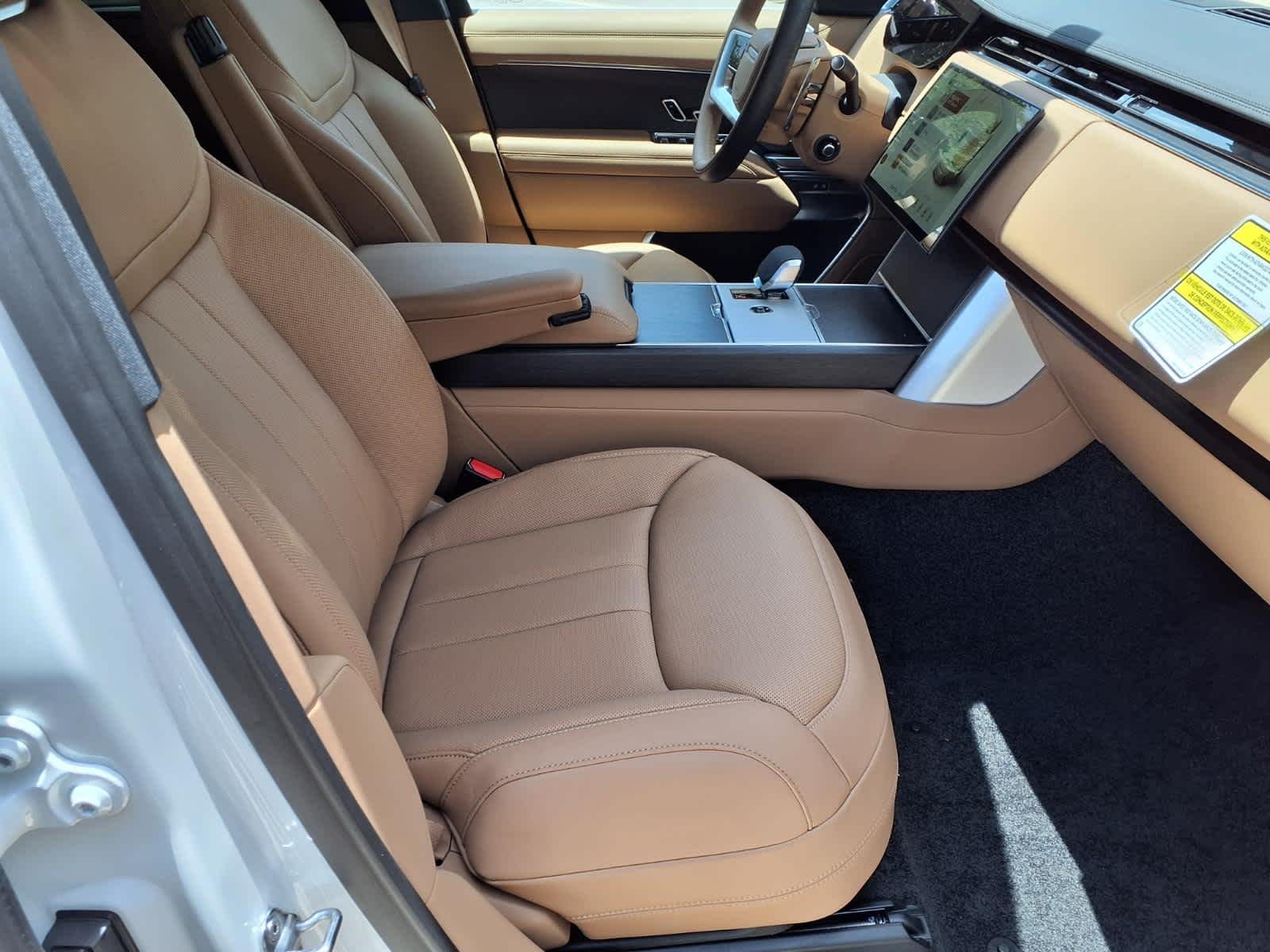 New 2026 Fuji White Land Rover SE image 10