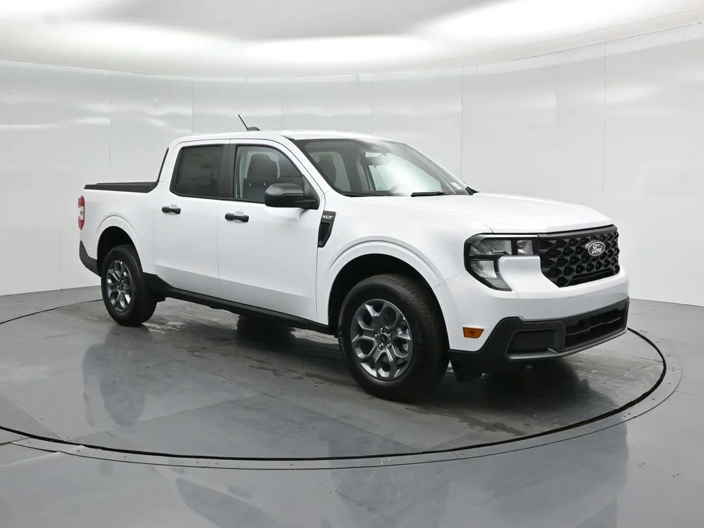 New 2026 Oxford White Ford XLT image 22