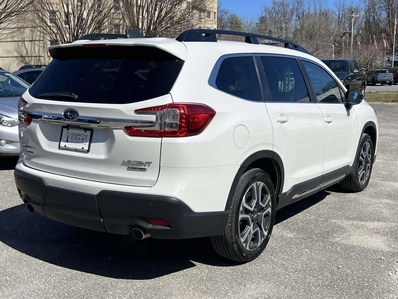 Used 2025 Crystal White Pearl Subaru Limited 7-Passenger image 4
