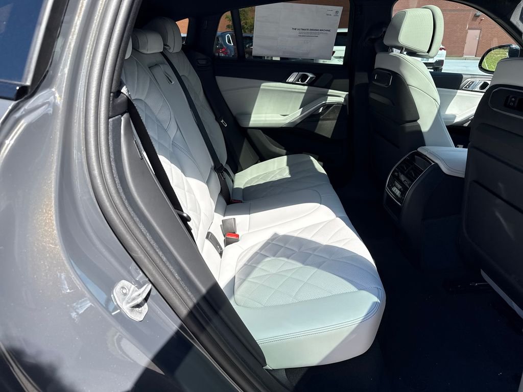 New 2027 Gray BMW xDrive40i image 29