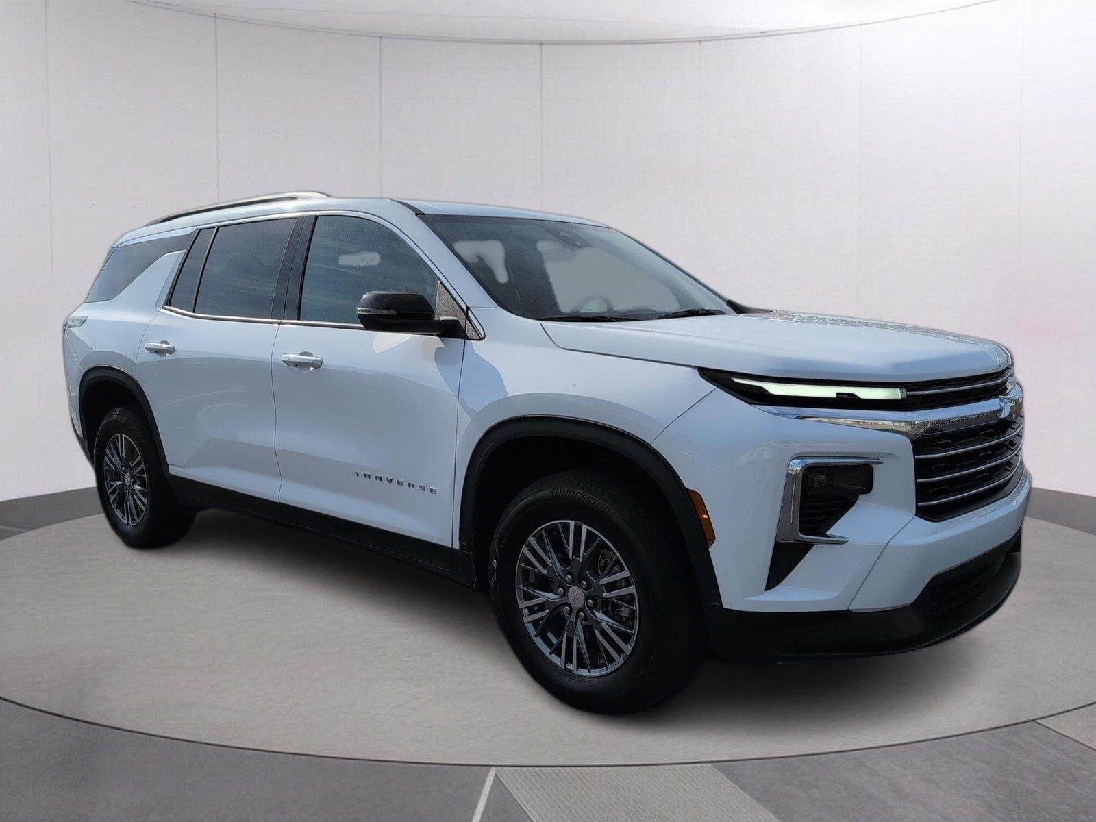 Certified Used 2025 Summit White Chevrolet LT image 9