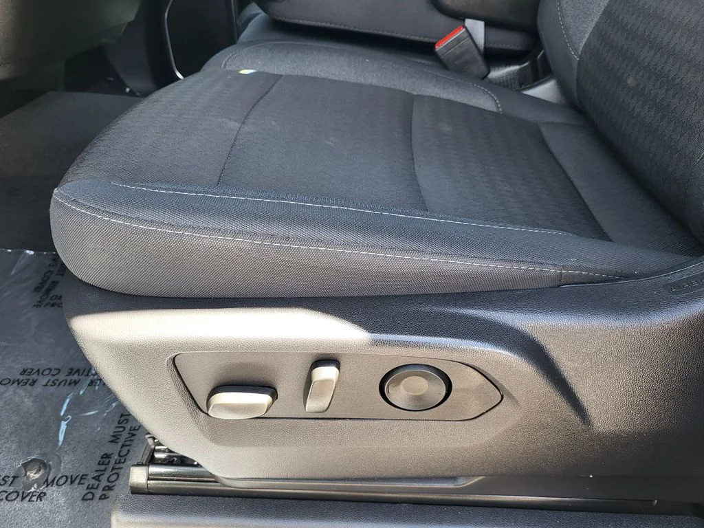 Used 2025 Summit White Chevrolet LT image 19