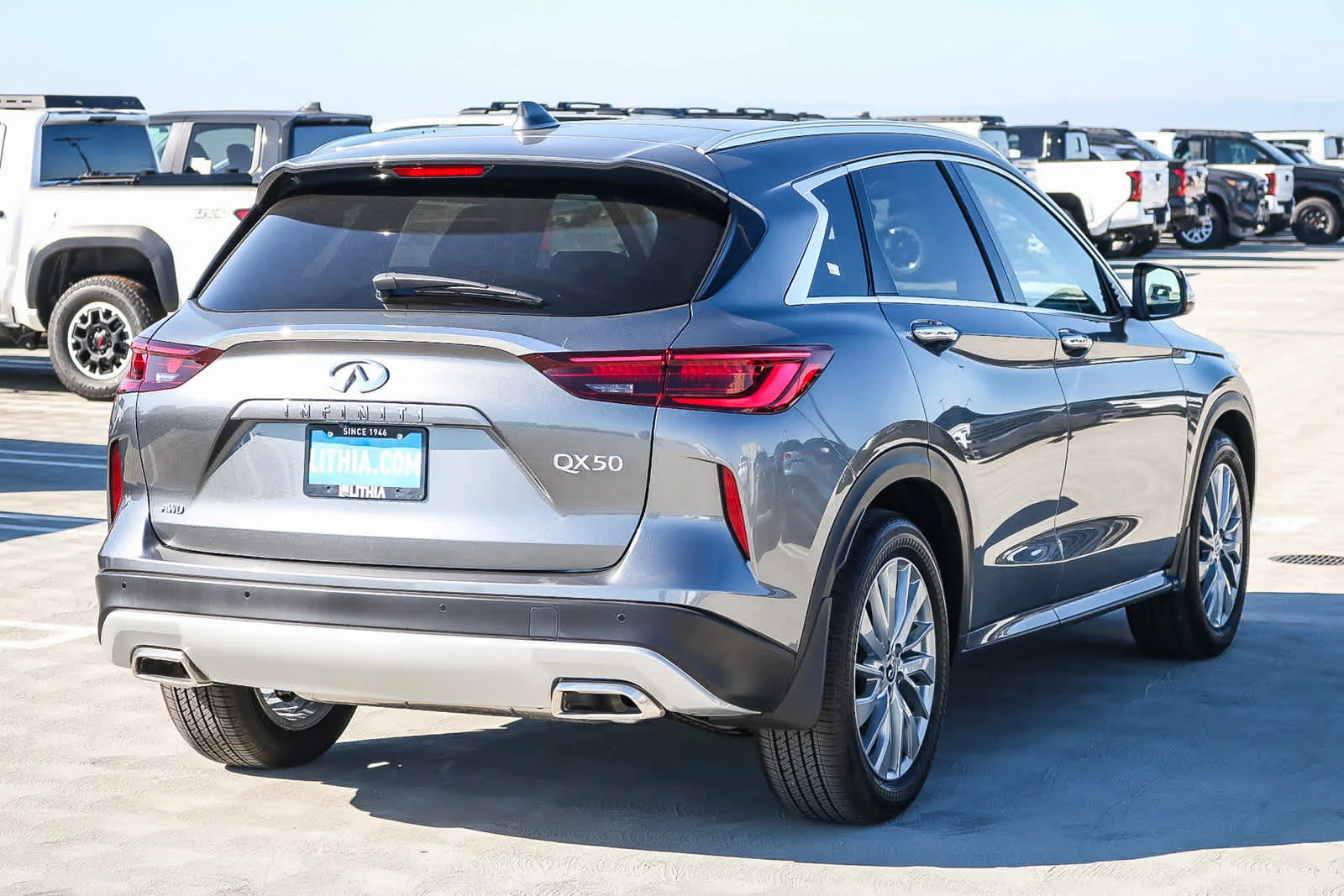 New 2025 GRAPHITE SHADOW INFINITI LUXE AWD image 6