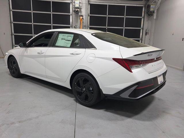 New 2026 White Hyundai SEL Sport Premium image 9
